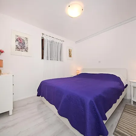 Apartamento Lovely In The Groundfloor Zadar