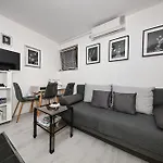 Lovely In The Groundfloor Apartmán Zadar