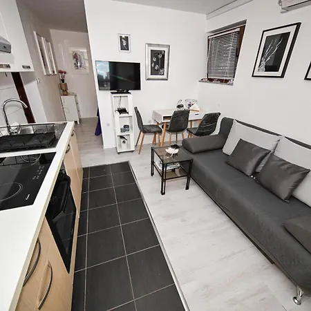 Appartement Lovely In The Groundfloor Zadar