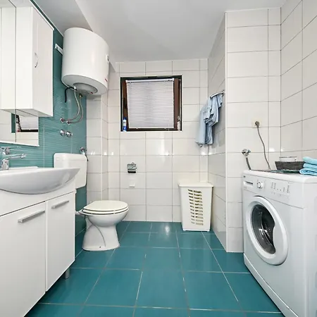 Lovely In The Groundfloor Apartment Zadar